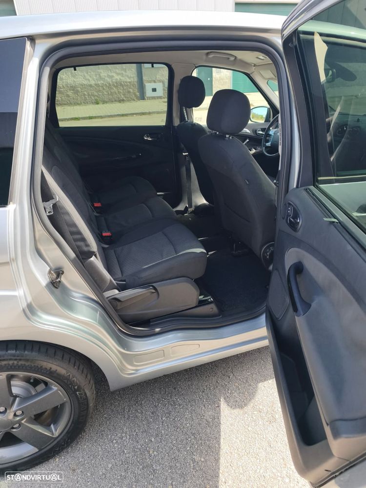 Ford S-Max 1.8 TDCi Titanium 7L - 31