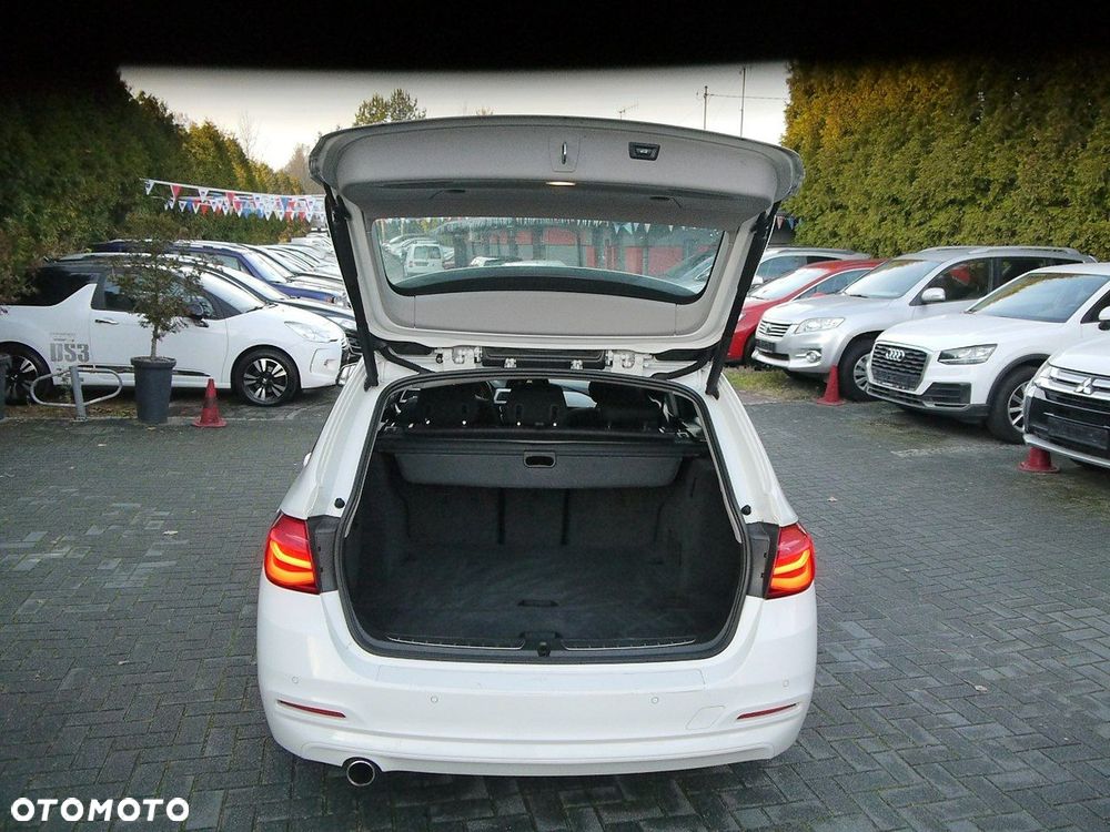 BMW Seria 3 318d Luxury Line - 11