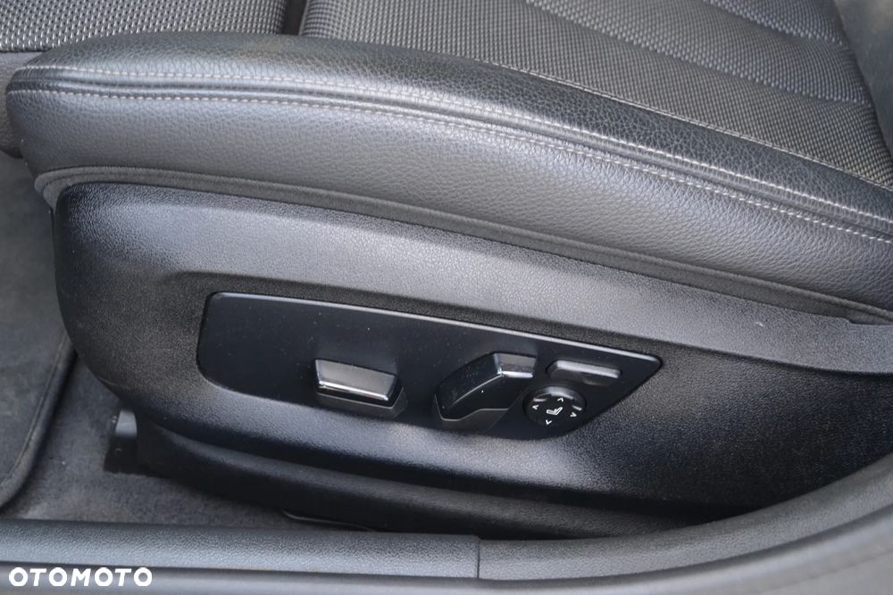 BMW Seria 5 - 30