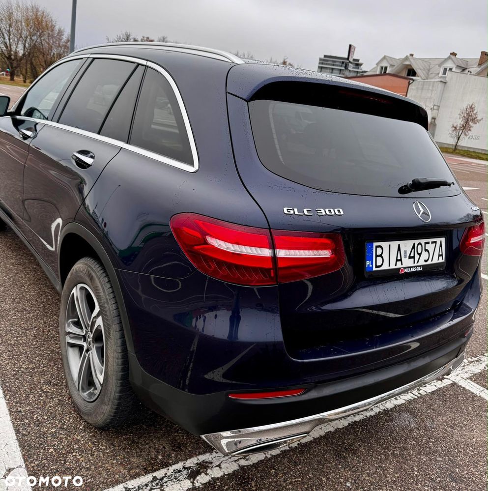 Mercedes-Benz GLC 300 4Matic 9G-TRONIC - 4