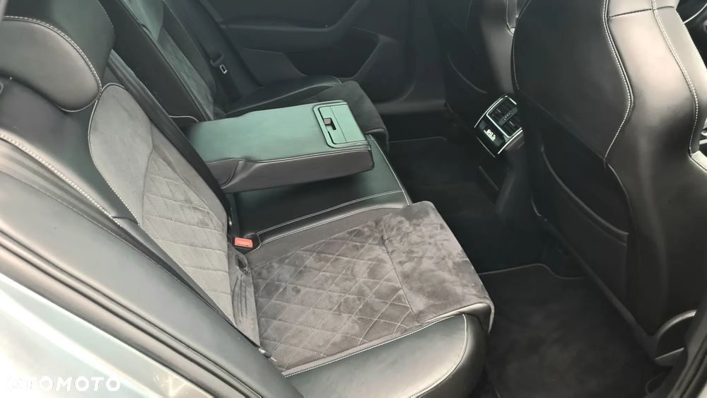 Skoda Superb 2.0 TDI Sportline DSG - 23