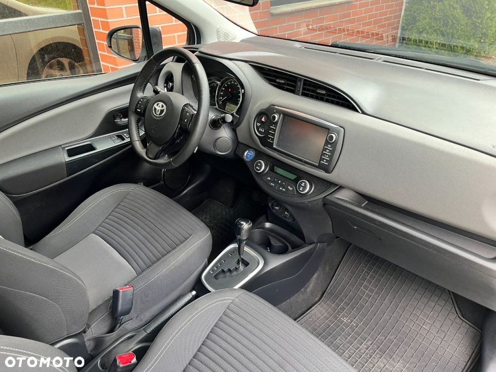 Toyota Yaris Hybrid 100 Business Edition - 7