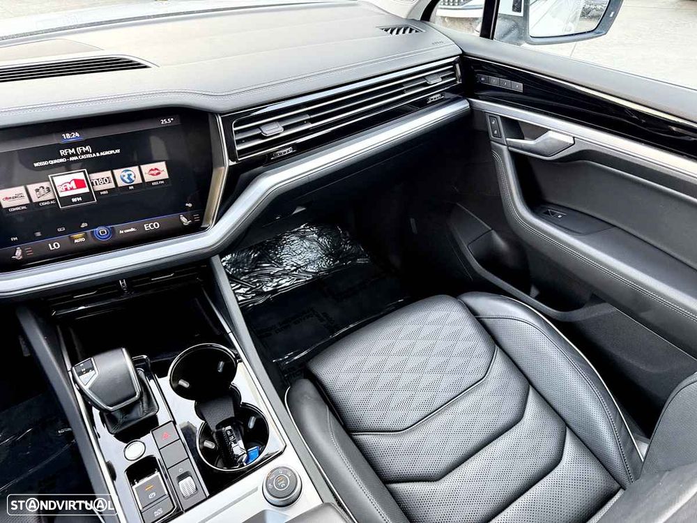 VW Touareg 3.0 TDI V6 Elegance Plus - 20