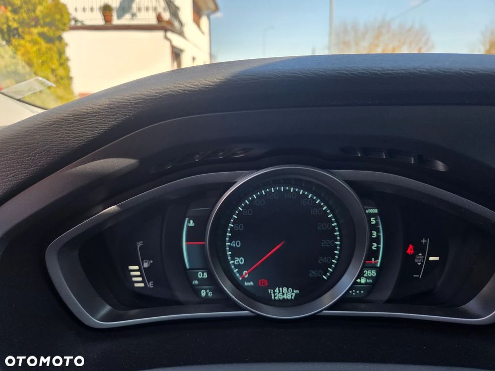 Volvo V40 D4 You - 10