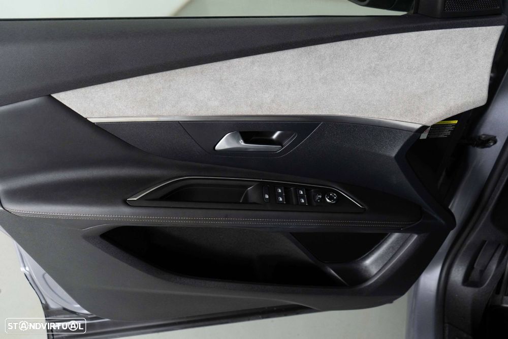 Peugeot 3008 1.6 Hybrid4 GT e-EAT8 - 22