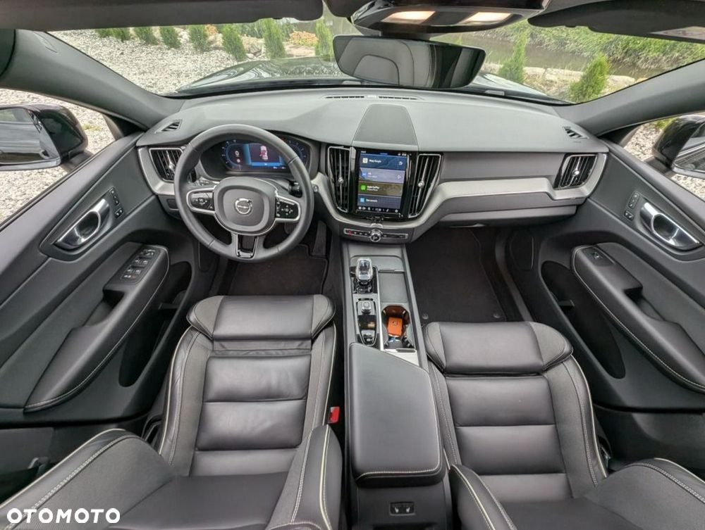 Volvo XC 60 B4 D Plus Dark - 14