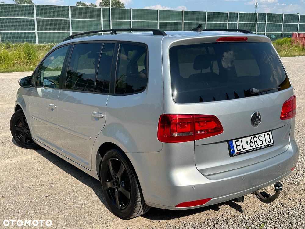 Volkswagen Touran - 4