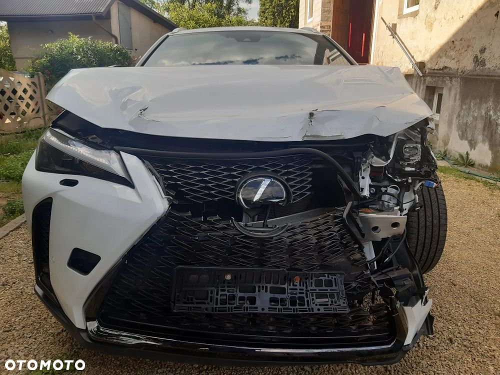 Lexus UX 250h F SPORT - 8