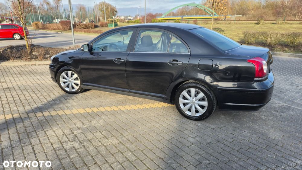 Toyota Avensis 1.8 VVT-i Luna - 3