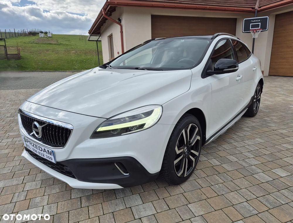 Volvo V40 Cross Country T3 Geartronic Momentum - 2