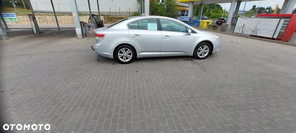 Toyota Avensis 1.8 Sol - 8