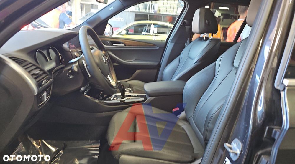 BMW X3 xDrive30i Luxury Line - 11