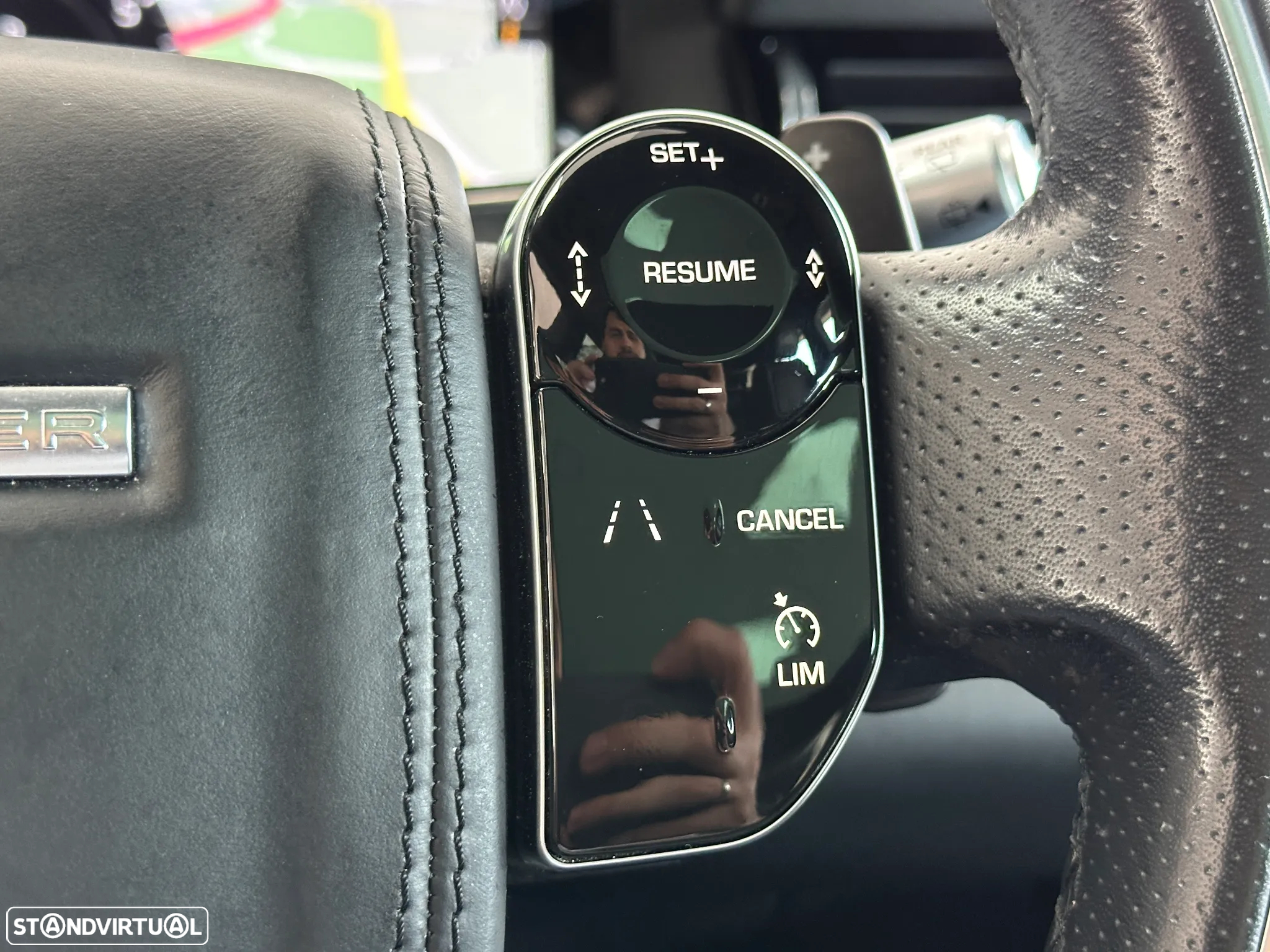 Land Rover Range Rover Evoque 2.0 P250 AWD R-Dynamic HSE Auto - 19