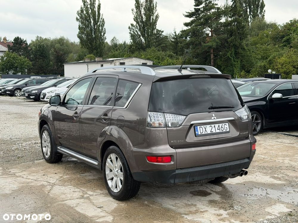 Mitsubishi Outlander - 4