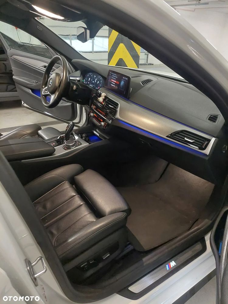 BMW Seria 5 530d xDrive - 9