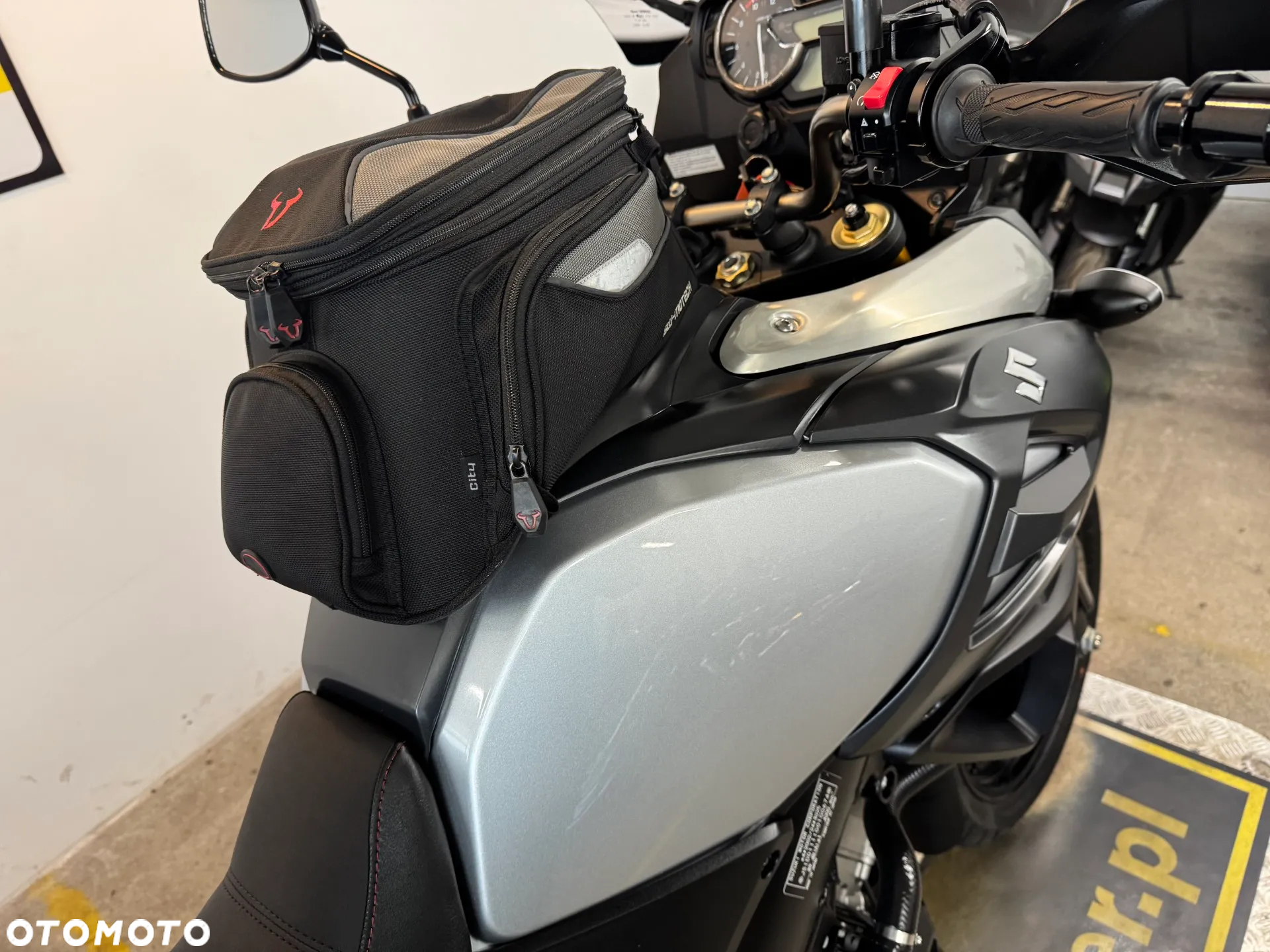 Suzuki DL - 17