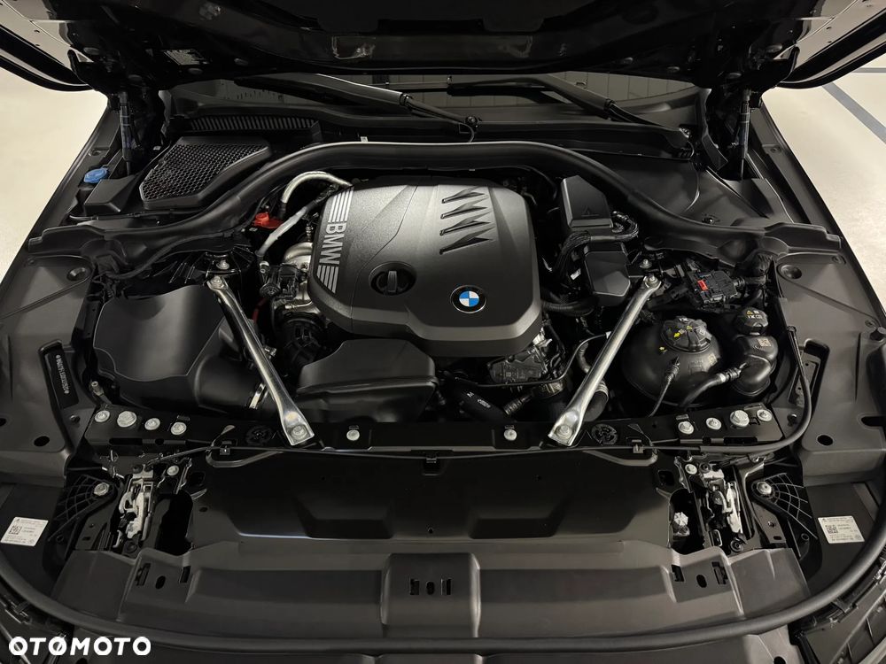 BMW Seria 5 520d xDrive mHEV M Sport - 6