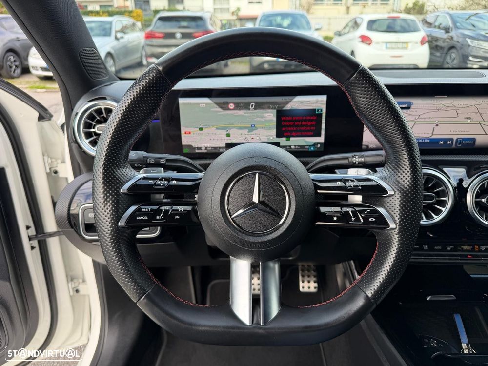 Mercedes-Benz A 250 e AMG Line - 20