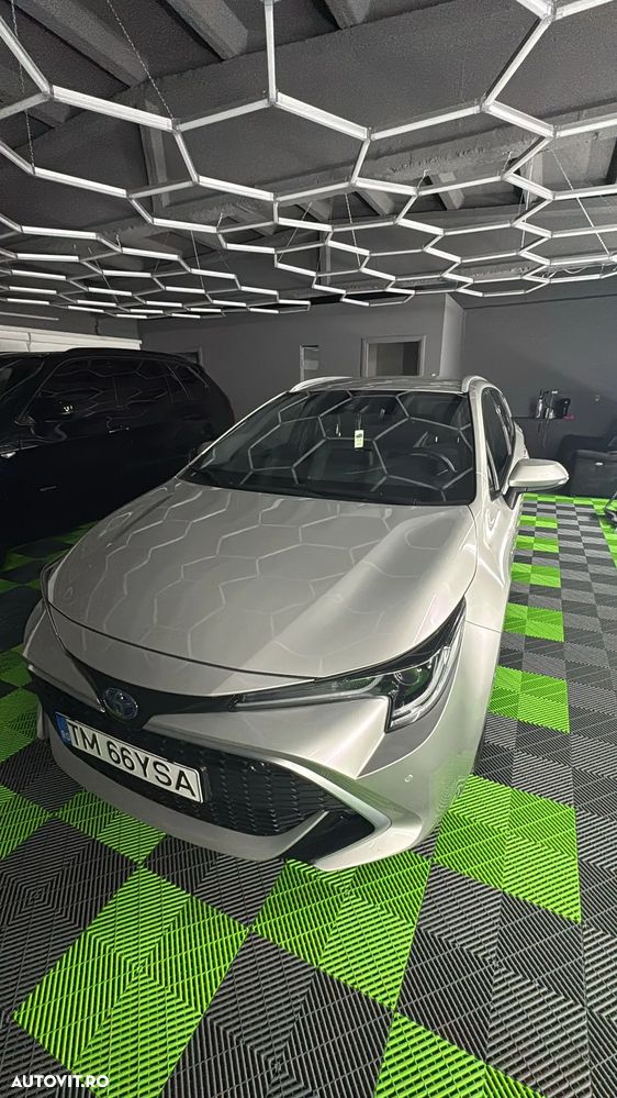 Toyota Corolla - 1