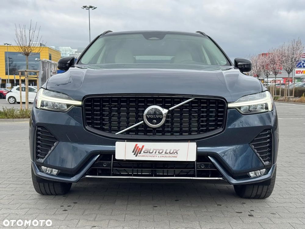Volvo XC 60 B5 D AWD Plus Dark - 9