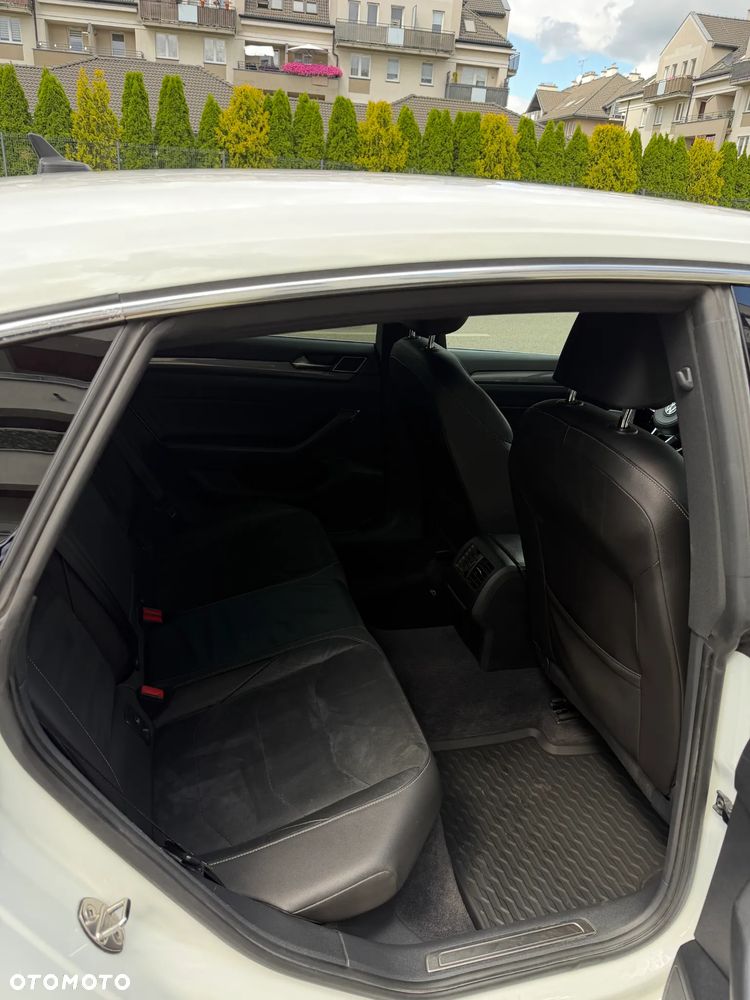 Volkswagen Arteon 2.0 TDI SCR R-Line DSG - 18