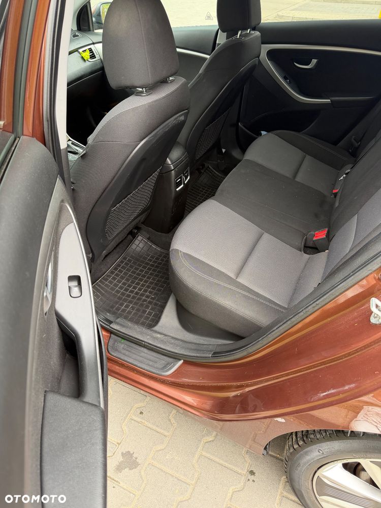 Hyundai i30 1.6 CRDi Premium - 11