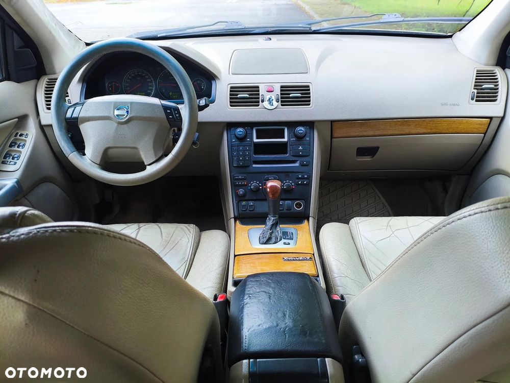 Volvo XC 90 - 9