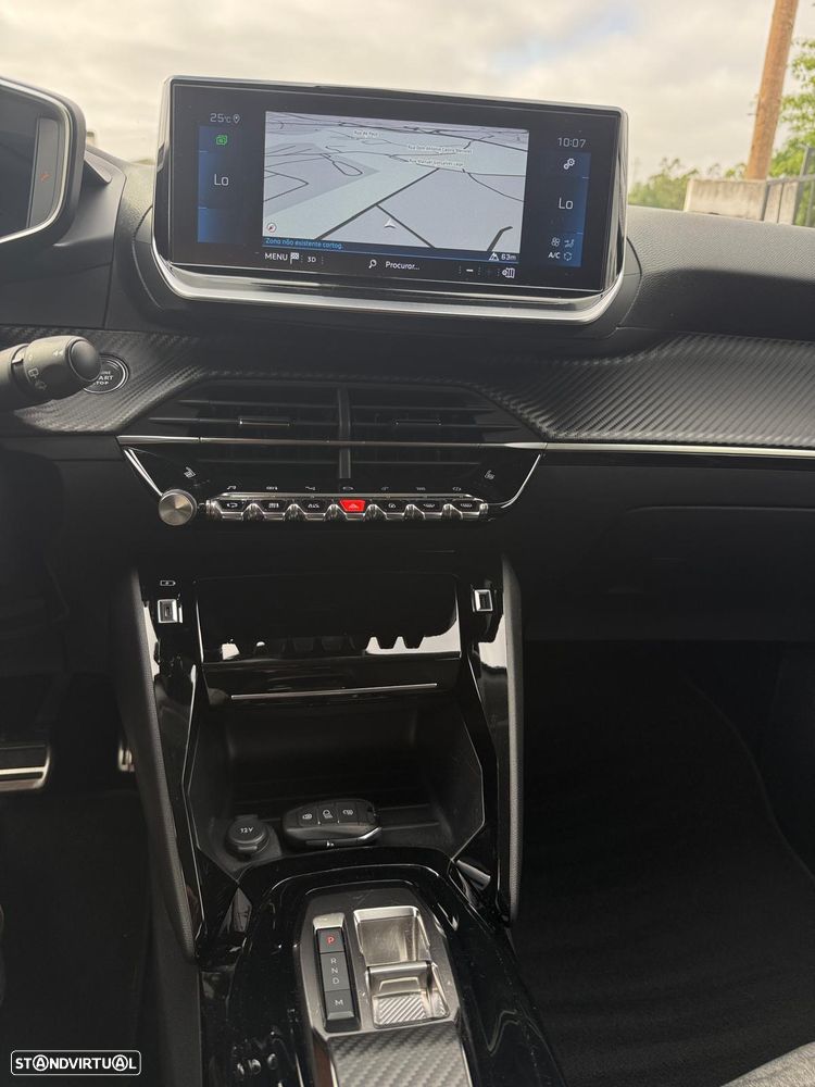 Peugeot 2008 1.2 PureTech Allure EAT8 - 12
