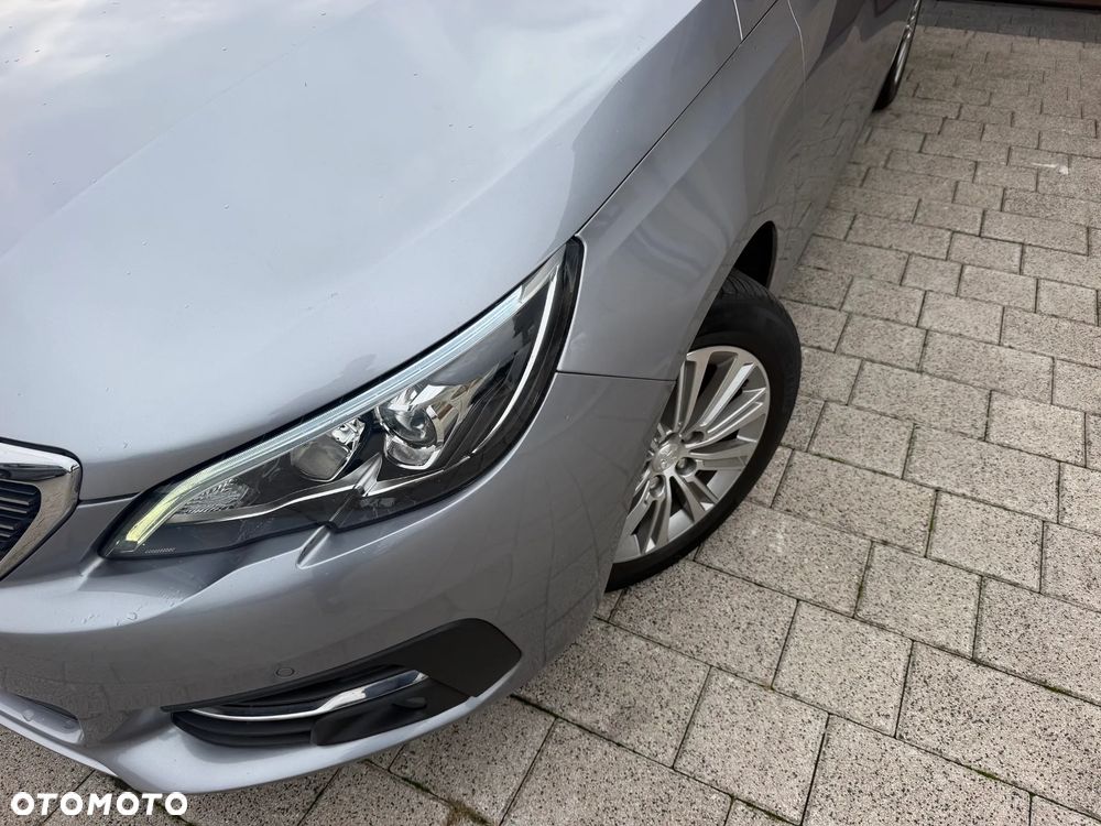 Peugeot 308 2021 photo 2