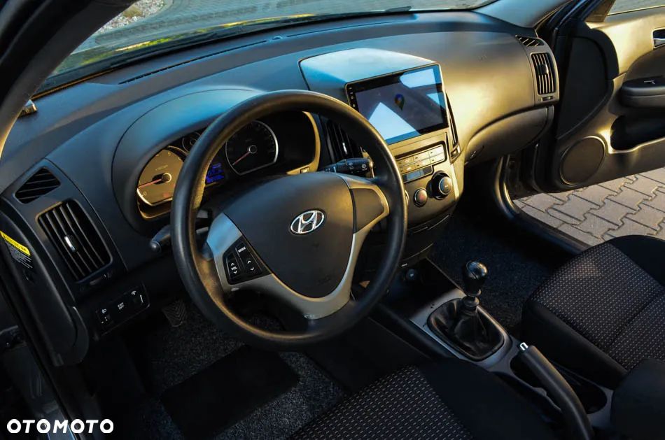 Hyundai i30 1.6 Comfort - 12
