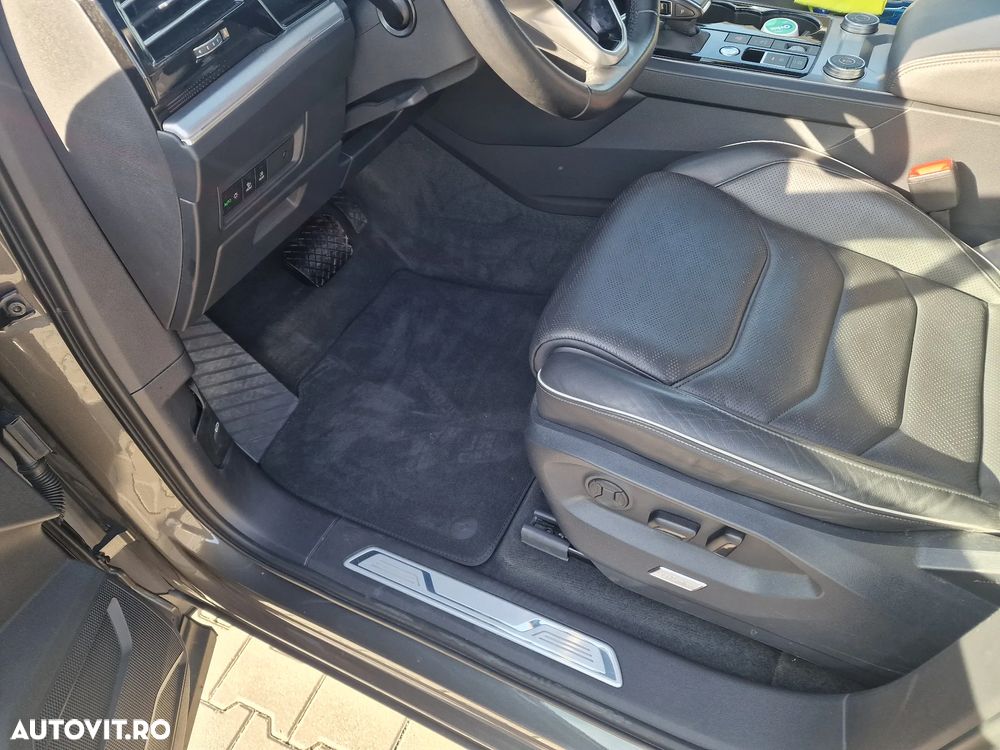 Volkswagen Touareg 3.0 V6 e-Hybrid 4Motion Aut. Elegance - 14