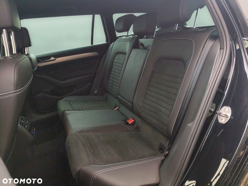 Volkswagen Passat - 13