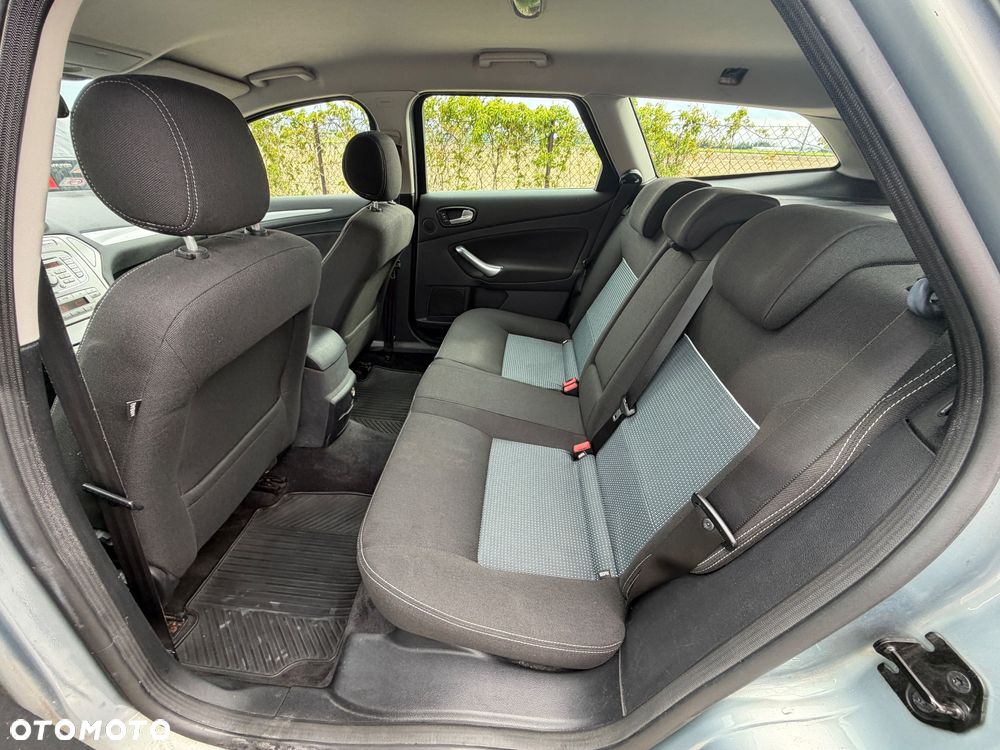 Ford Mondeo 1.6 Trend - 22