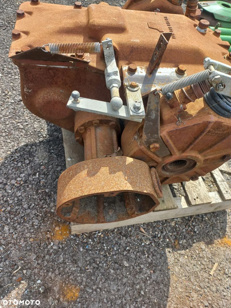 Rozrzutnik plew Massey Ferguson,Dronninborg, skrzynia biegów,kosa do rzepaku Poget,geringhoff hvl660,32,34,36,94804102300,94800002284,koł do pługu. - 8