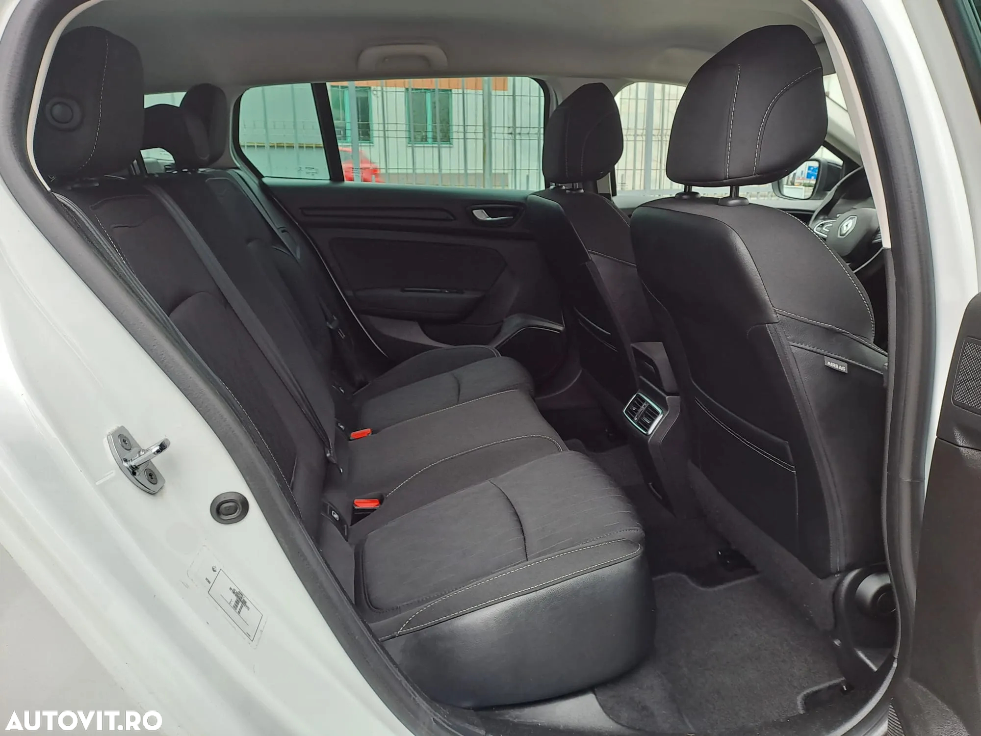 Renault Megane Grandtour ENERGY TCe 140 EDC LIMITED - 15