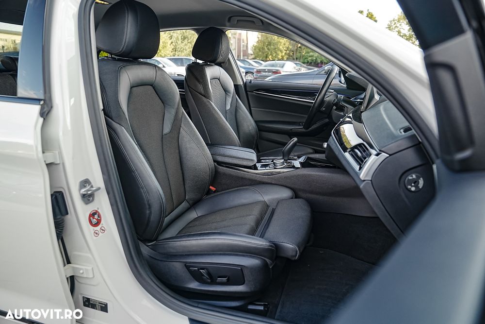 BMW Seria 5 520d Aut. Sport Line - 13