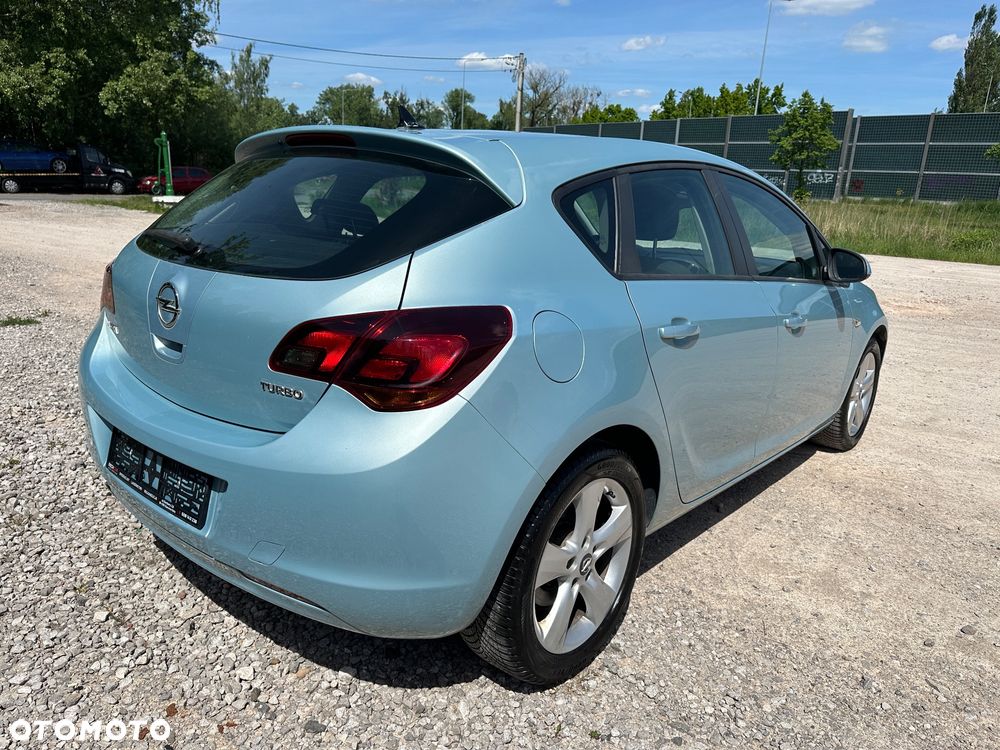 Opel Astra 1.6 Turbo Edition - 10