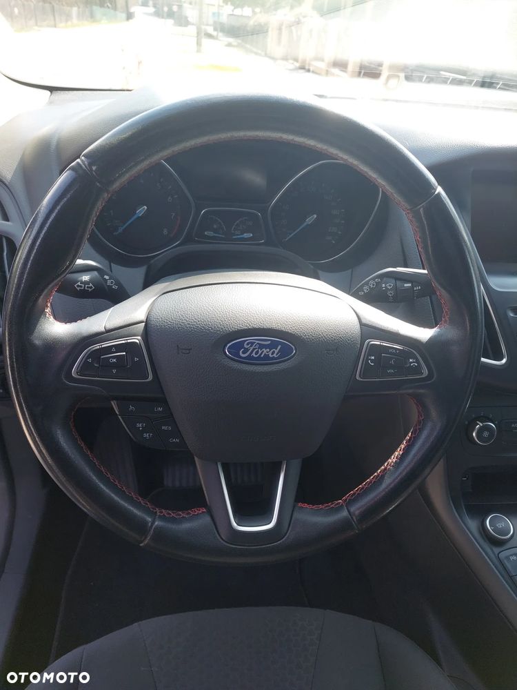 Ford Focus 1.5 EcoBoost STart-Stopp-System ST-LINE - 12