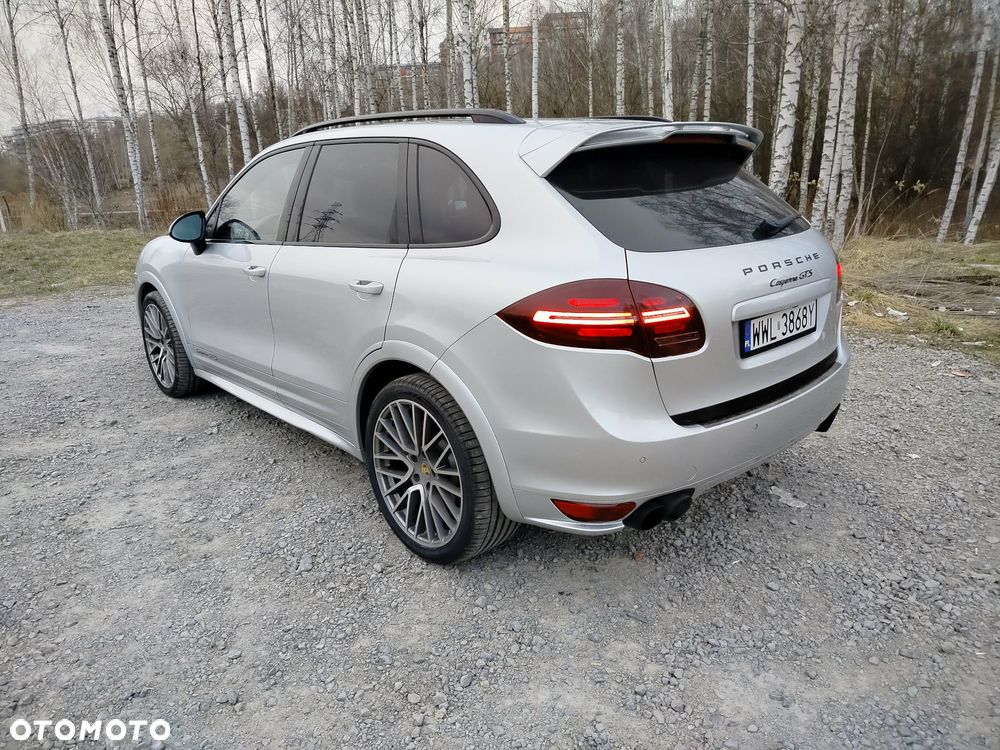 Porsche Cayenne - 6