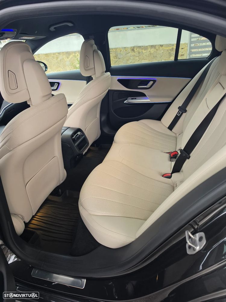 Mercedes-Benz E 300 de AMG Line 4Matic - 29