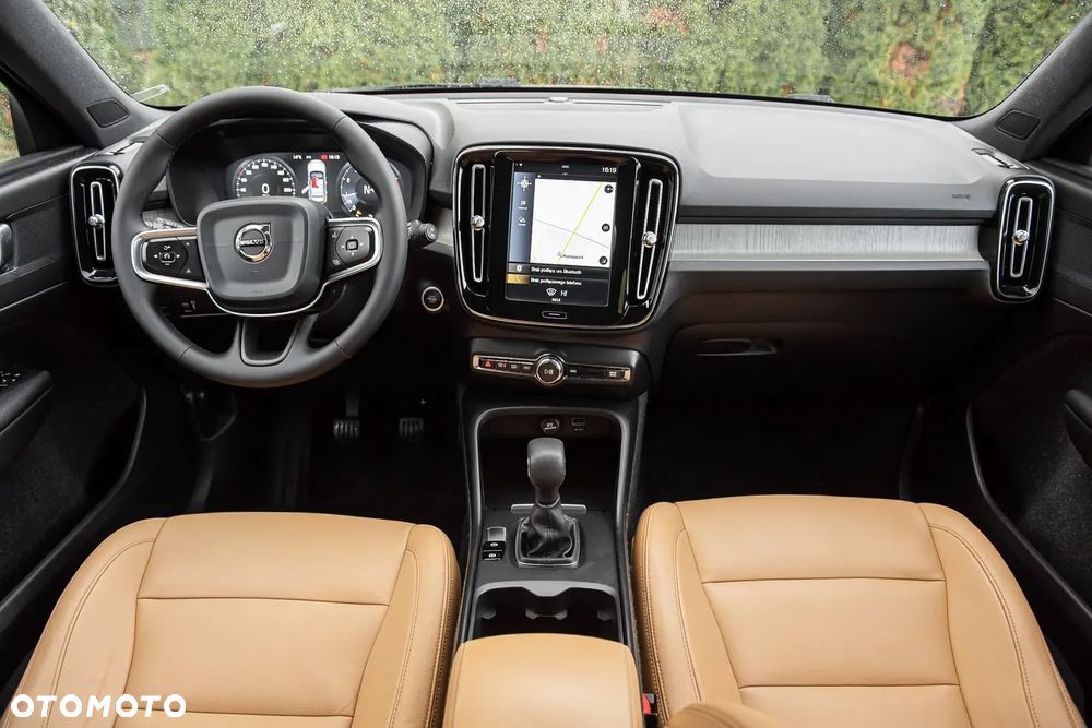 Volvo XC 40 T3 Inscription - 28