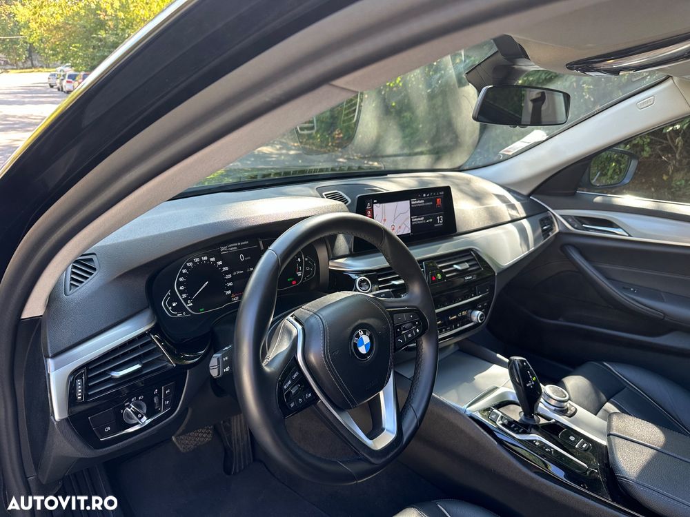 BMW Seria 5 530e Aut. Luxury Line - 35
