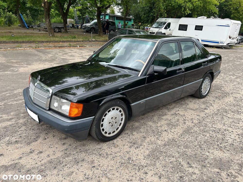 Mercedes-Benz W201 (190) - 2