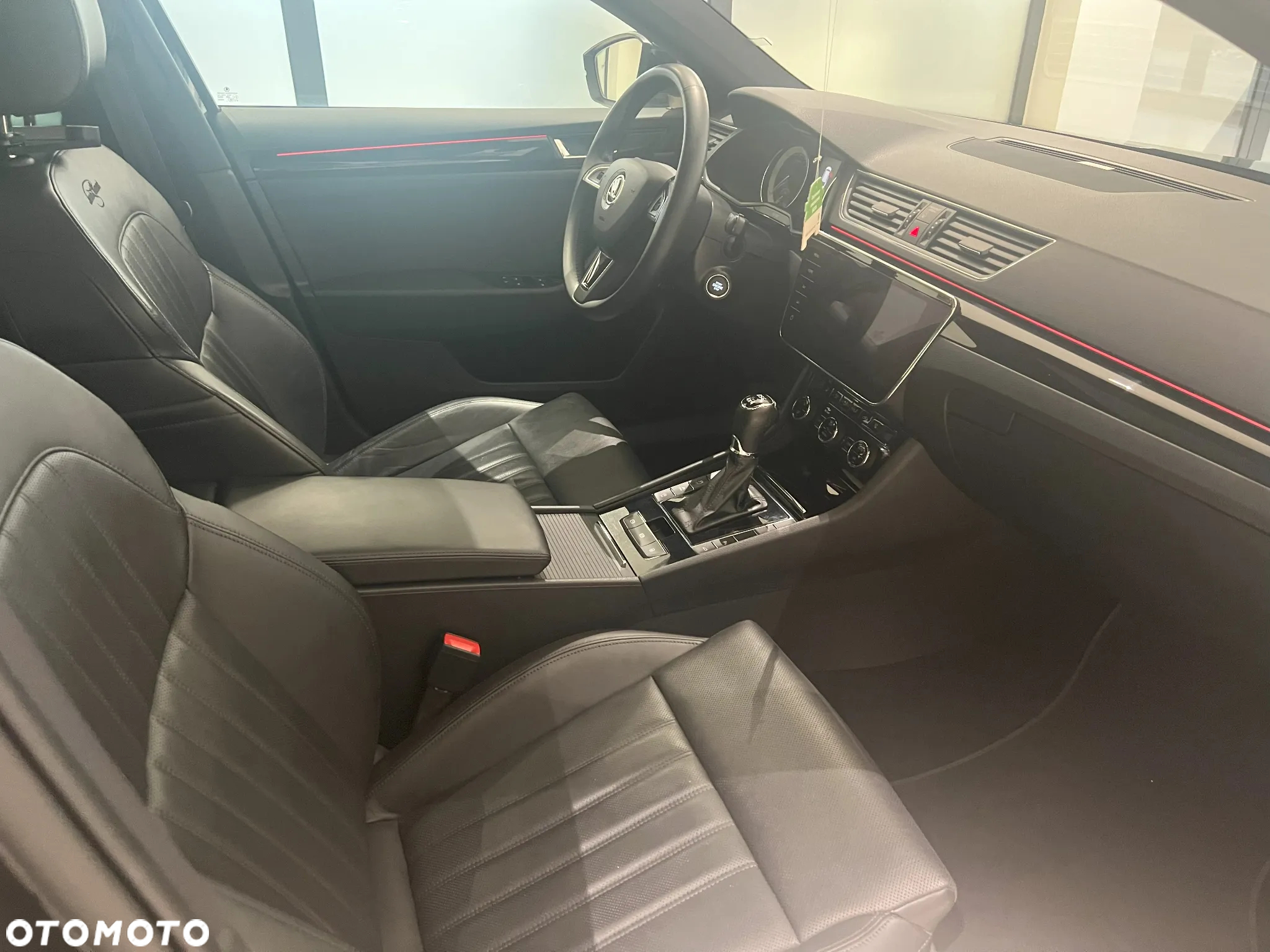 Skoda Superb 2.0 TDI 4x4 L&K DSG - 11