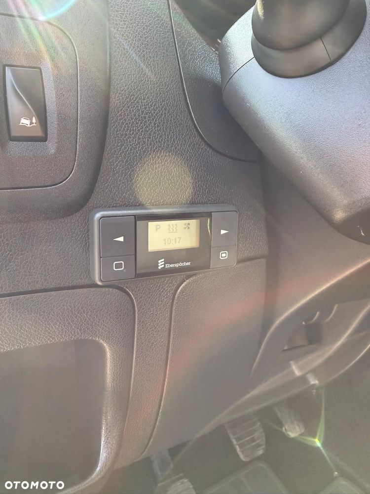 Nissan NV40 - 17