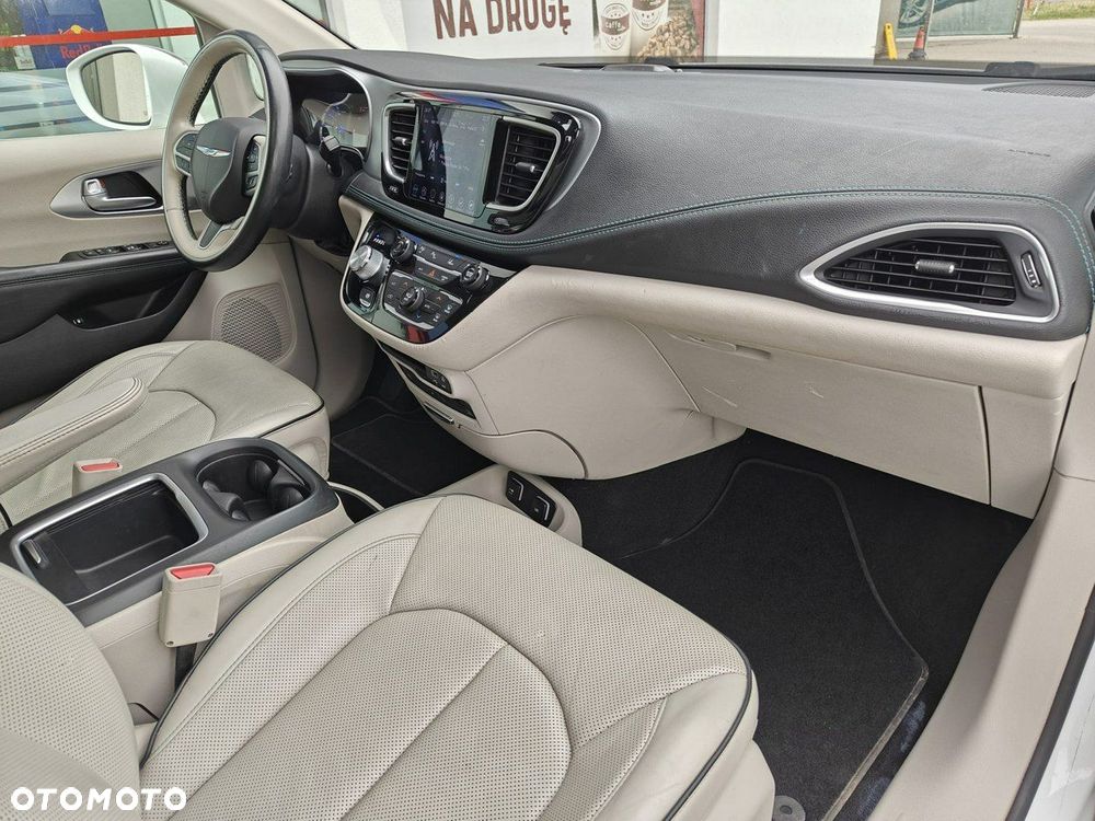 Chrysler Pacifica - 19