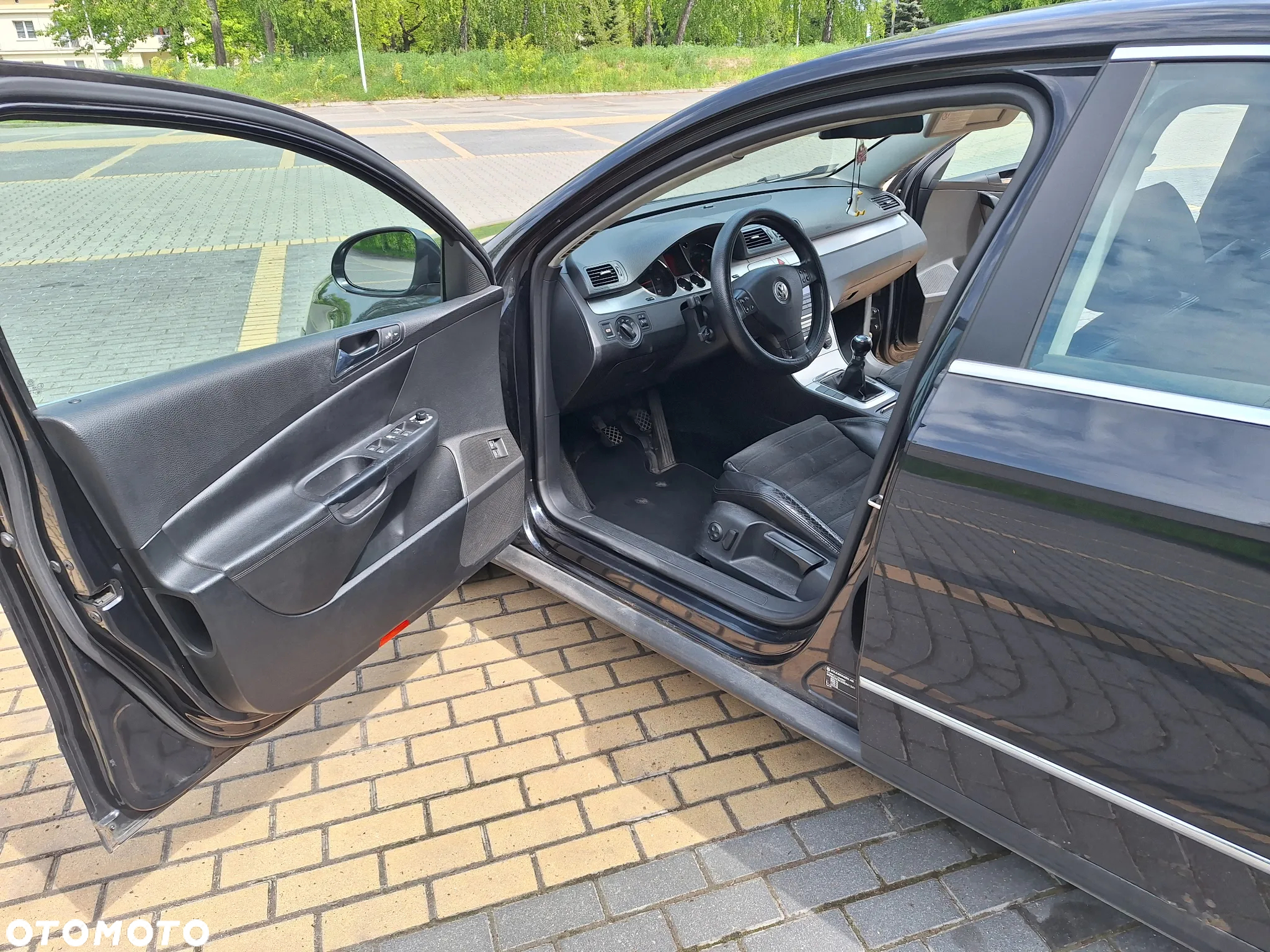 Volkswagen Passat 2.0 TDI Comfortline - 11