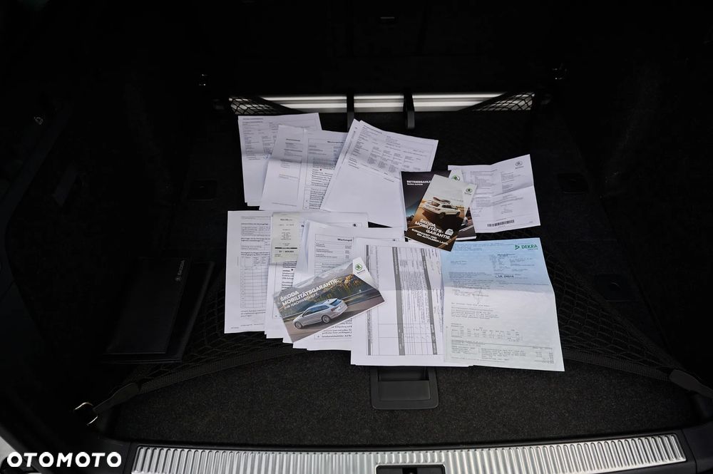 Skoda Superb 2.0 TDI DSG Sportline - 22