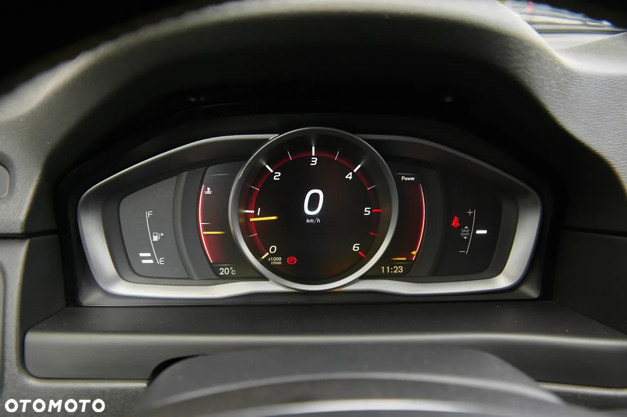 Volvo V70 D4 Black Edition - 33