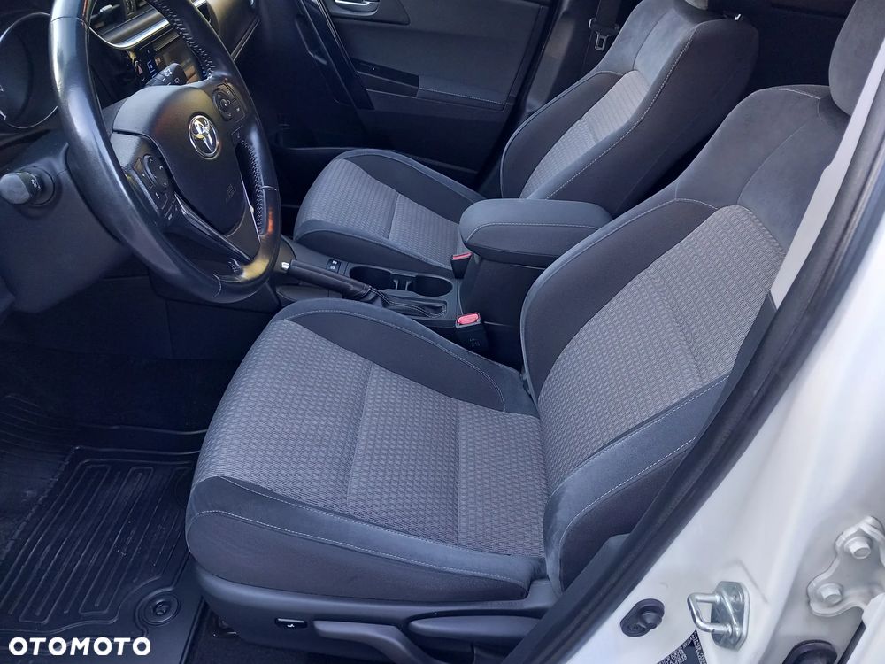 Toyota Auris Hybrid 135 Selection - 13